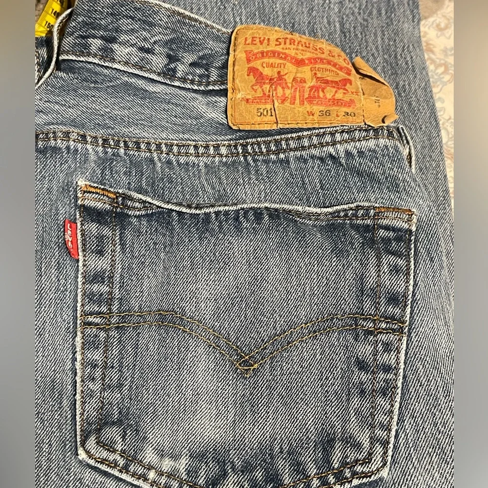 Levi's 501 Button Fly Men's Straight Leg  Blue Denim Distressed Jeans Size 36x30